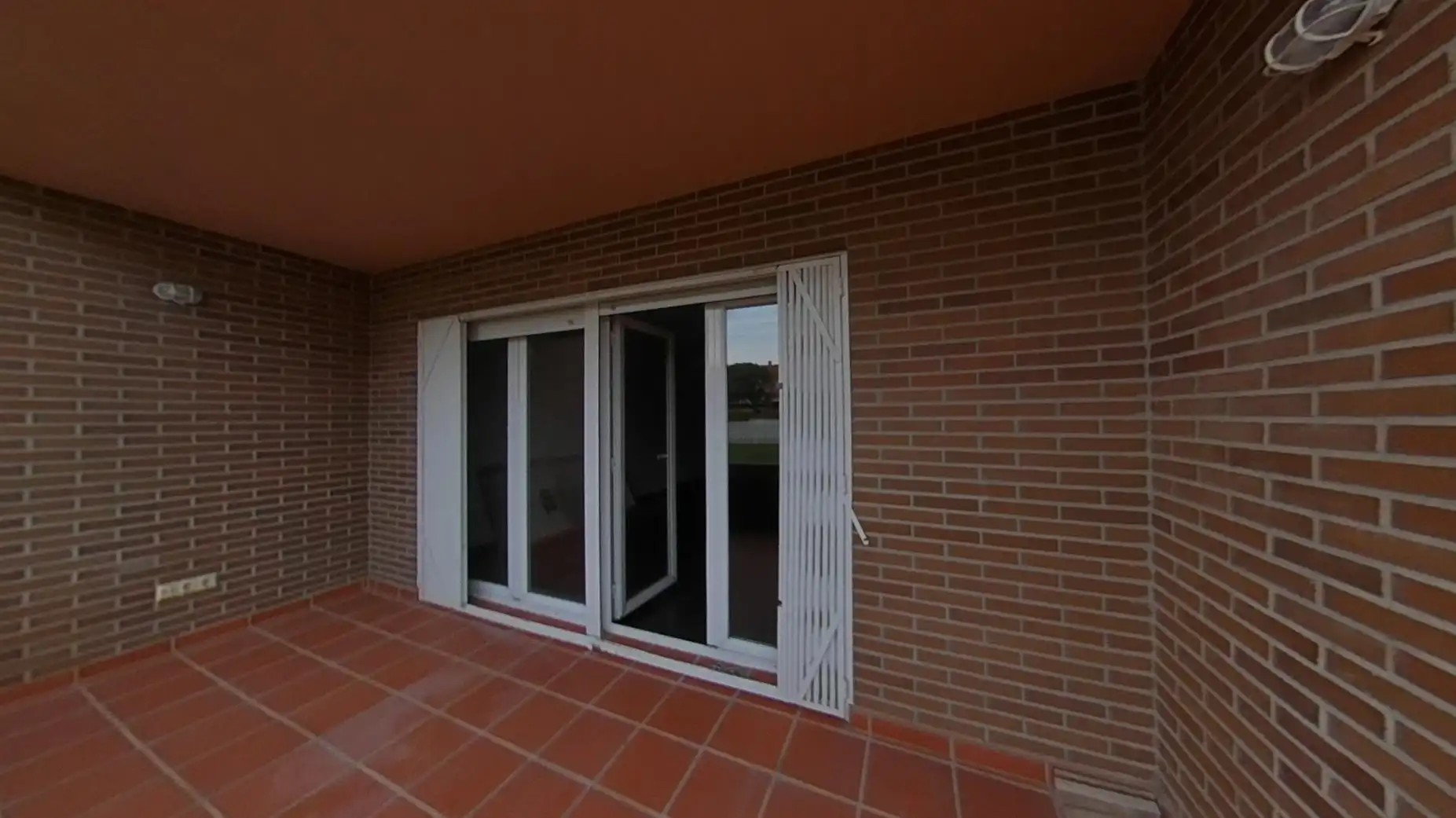 Einfamilien-Reihenhaus zum Verkauf in C/ L´Isle D´Abeau, Parque Lo Torrent