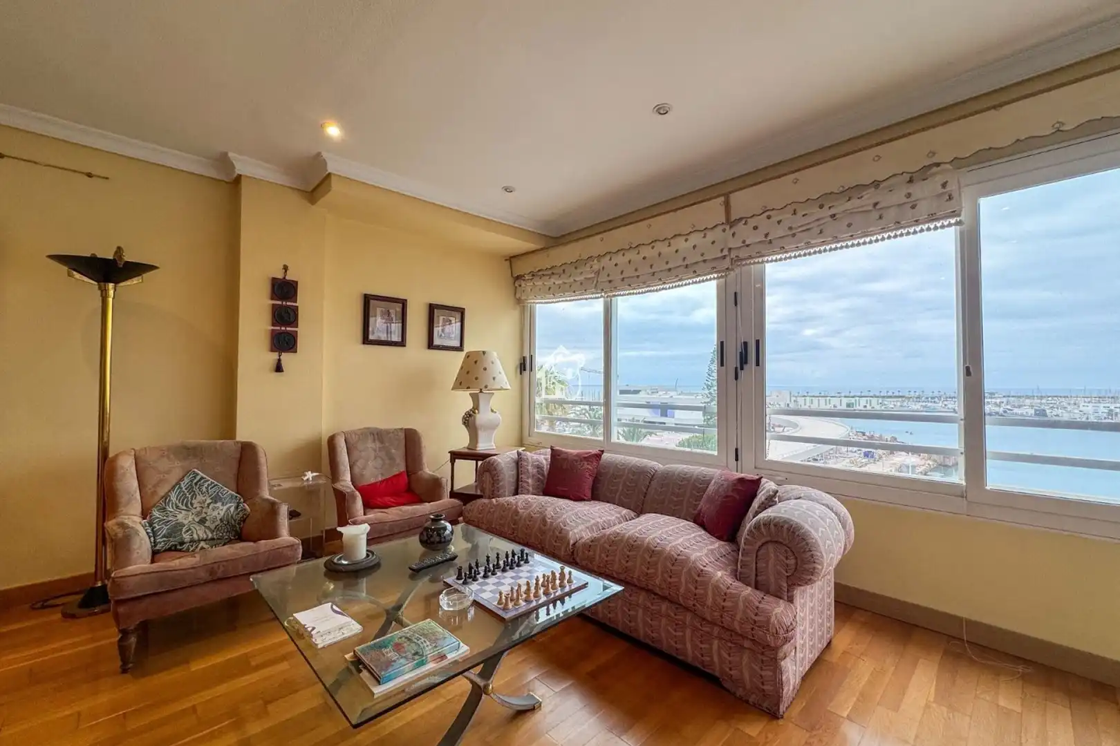Sala de estar de Apartamento de alquiler en Torrevieja con Aire acondicionado, Amueblado y Horno