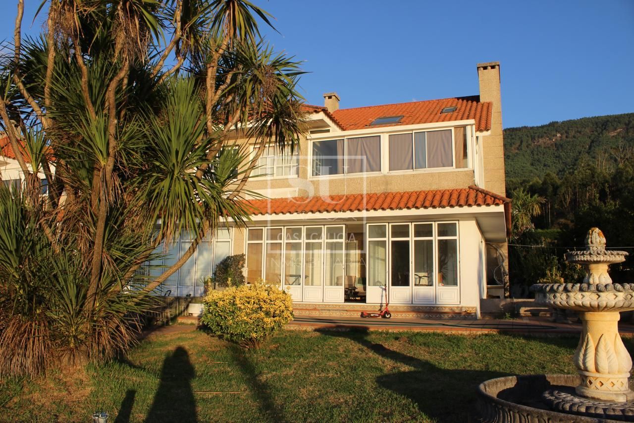 Jardín de Casa adosada en venta en Oia con Calefacción, Jardín privado y Trastero