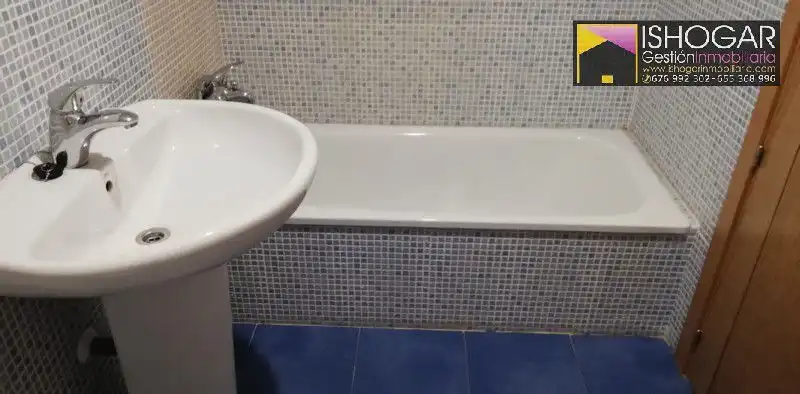 Bany de Pis en venda en Valdepeñas amb Calefacció