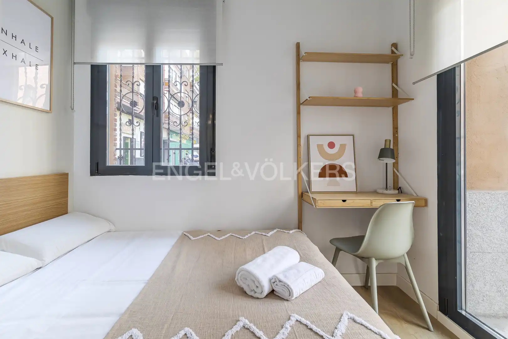 Dormitori de Apartament de lloguer en Madrid amb Aire condicionat, Calefacció i Moblat
