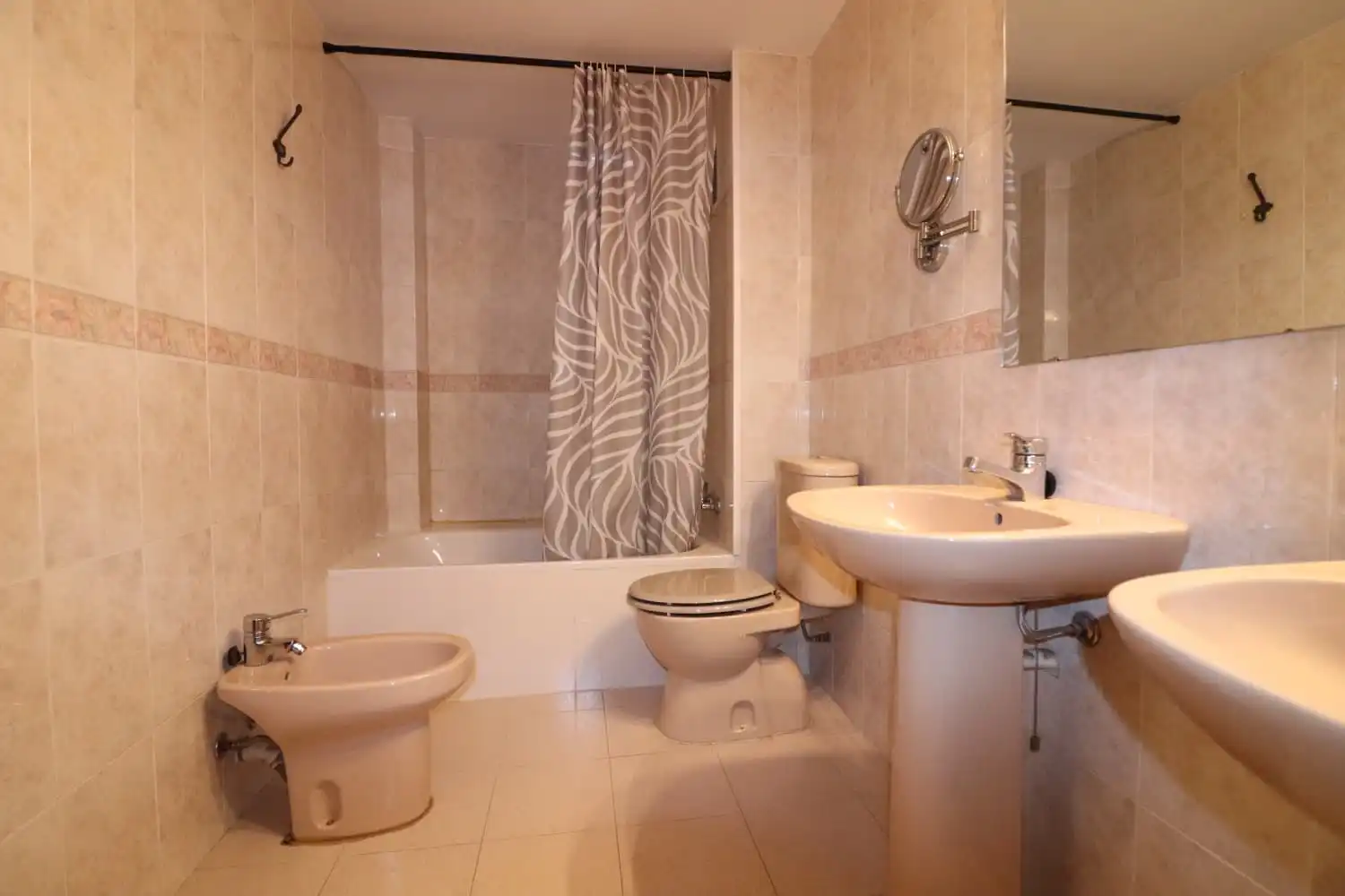 Bathroom of Flat for sale in Parets del Vallès  with Air Conditioner, Heating and Furnished