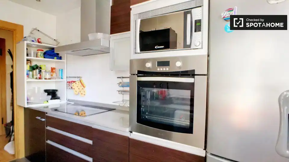 Küche von Wohnung zur untervermieten in Madrid mit Klimaanlage, Heizung und Terrasse