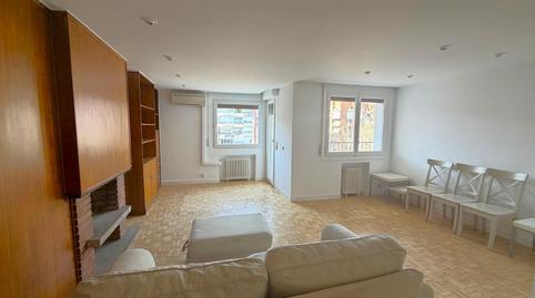 Foto 2 von Wohnungen zur Miete in Calle Agustin de Foxa, Castilla,  Madrid Capital