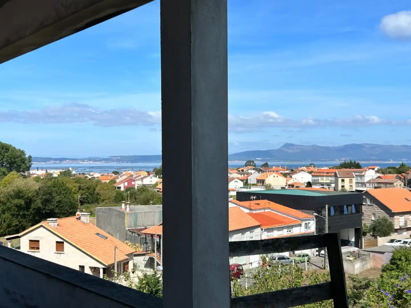 Vista exterior de Apartament en venda en O Grove   amb Traster i Balcó