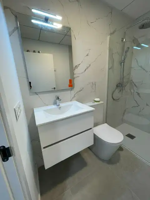 Baño de Piso de alquiler en Sant Joan d'Alacant con Aire acondicionado, Calefacción y Terraza