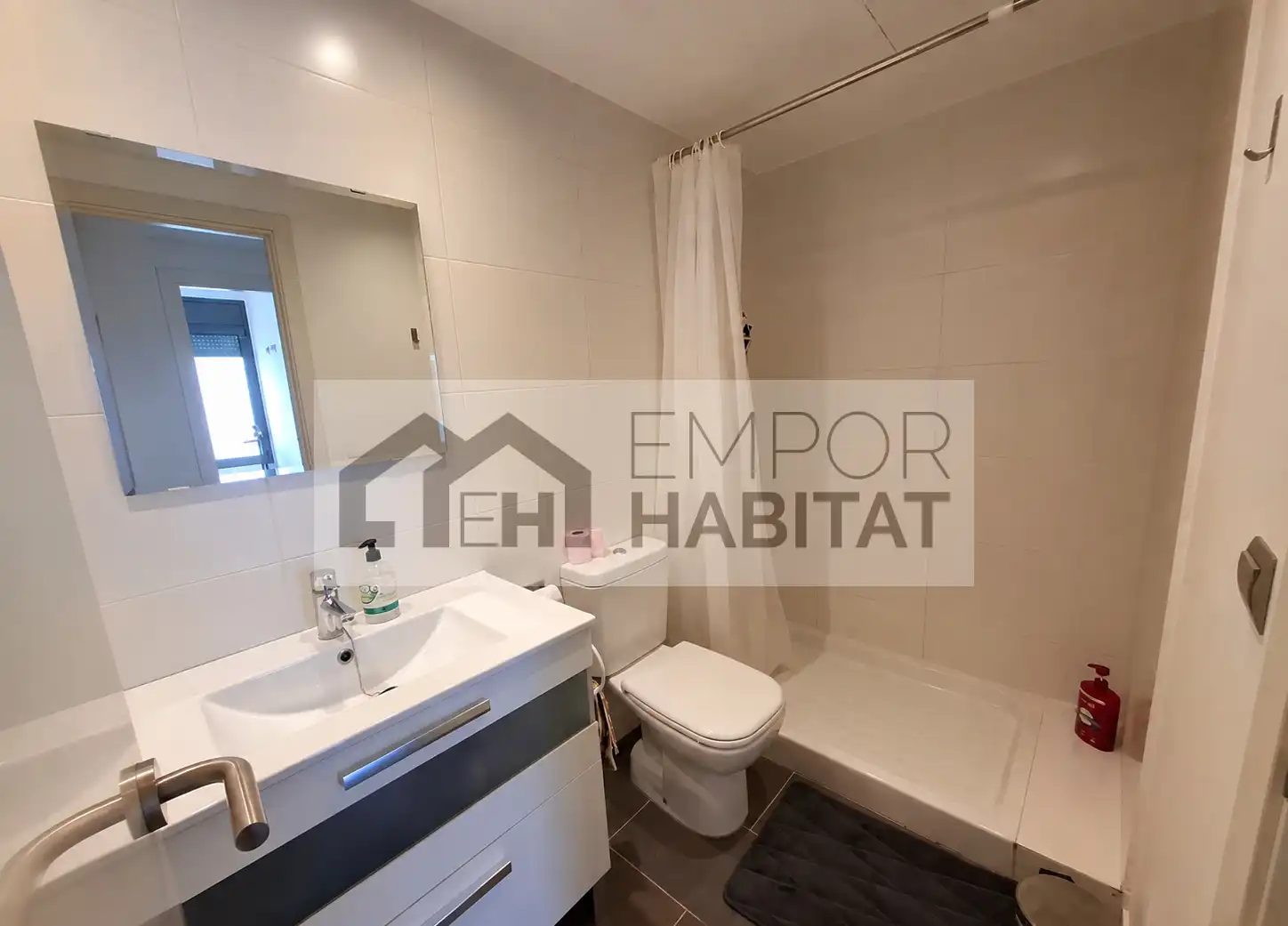 Bathroom of Apartments for sale in Llançà  with Air Conditioner, Heating and Terrace