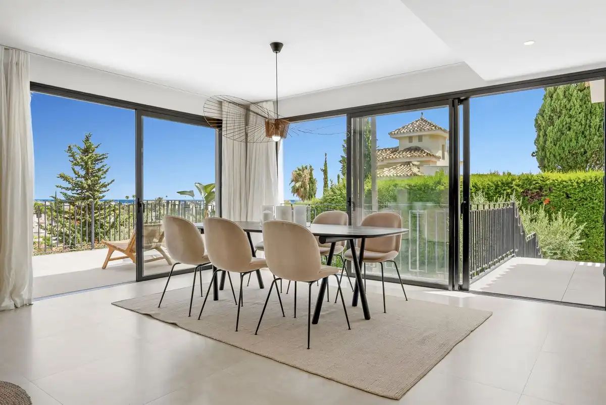 Dining room of Houses for sale in Nueva Andalucía
