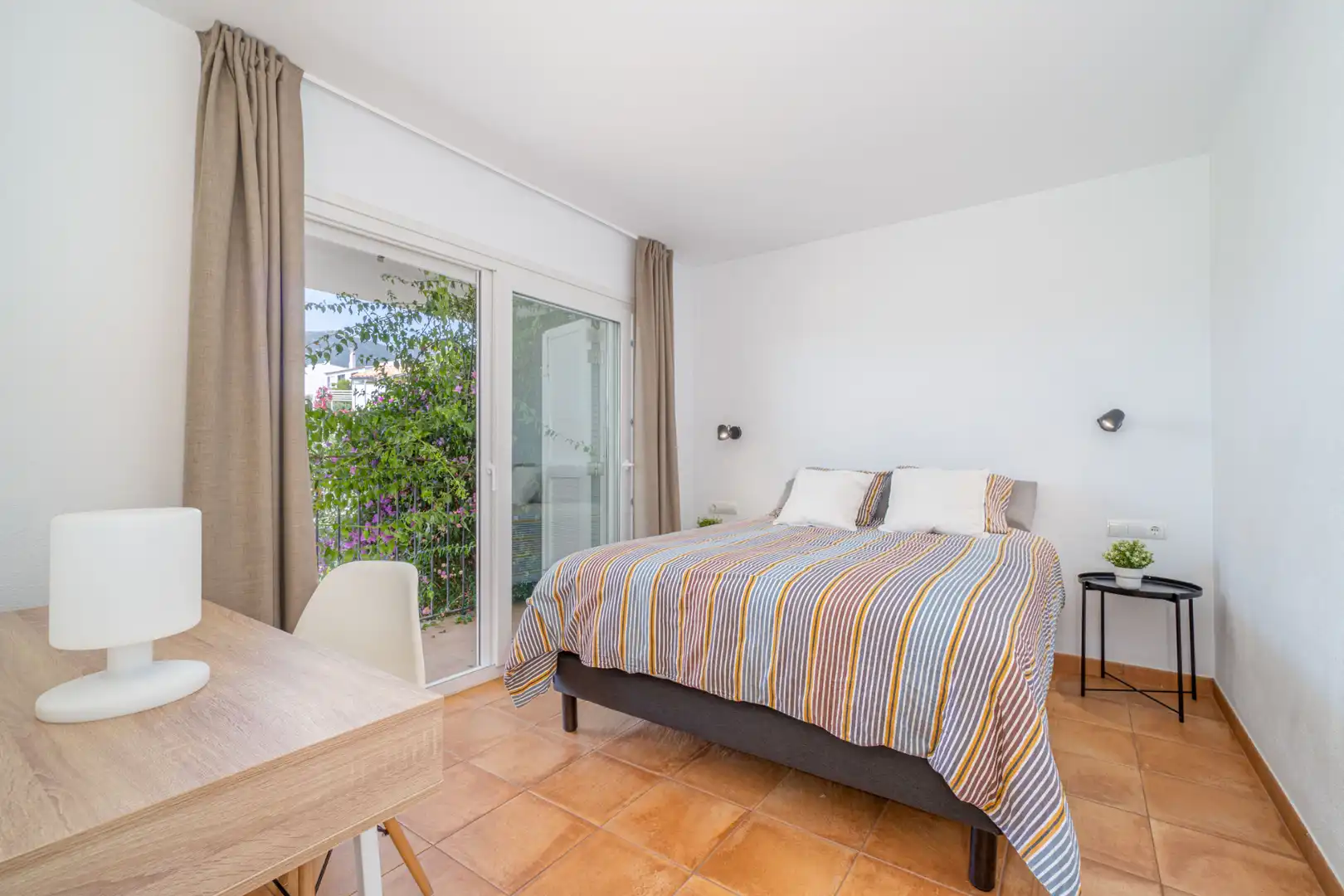 Dormitori de Casa adosada en venda en Cadaqués amb Aire condicionat, Calefacció i Terrassa