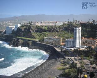 Vista exterior de Apartament en venda en Puerto de la Cruz amb Piscina comunitària