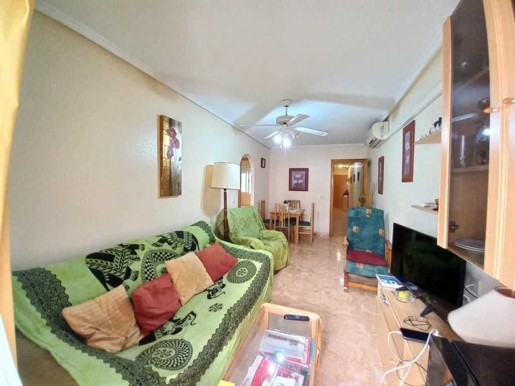 Sala d'estar de Apartament en venda en Torrevieja amb Terrassa i Traster