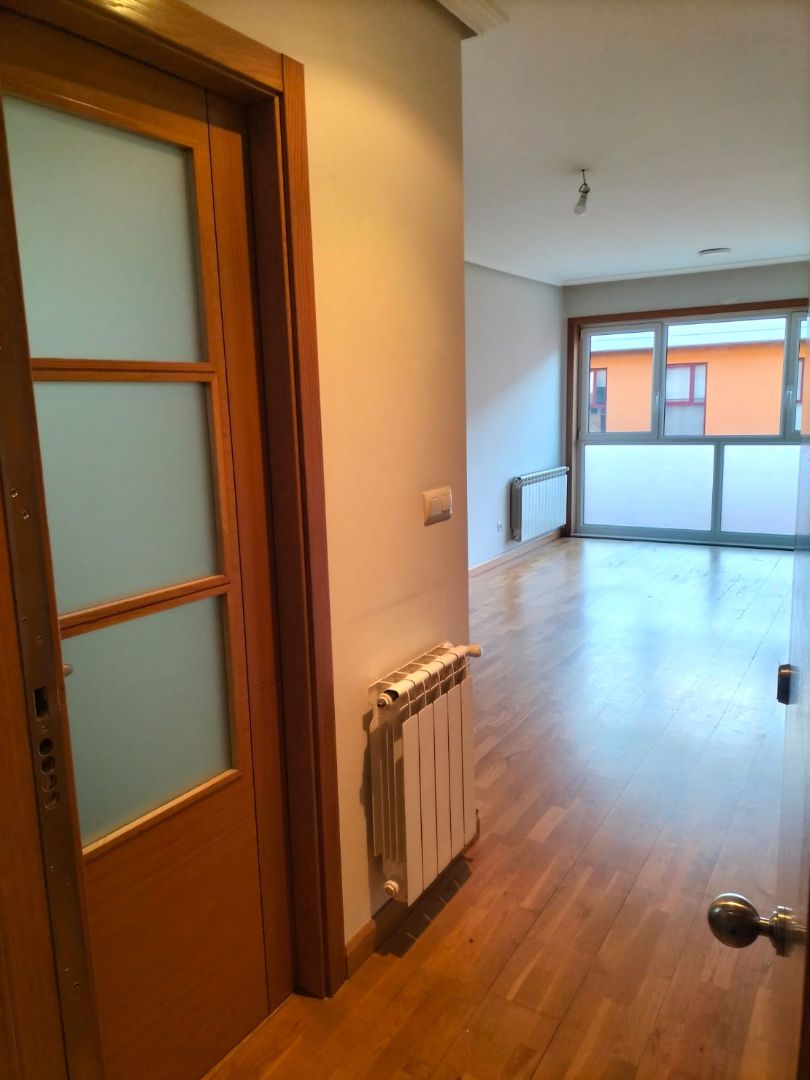 Pis en venda en Cambre  amb Calefacció, Parquet i Moblat