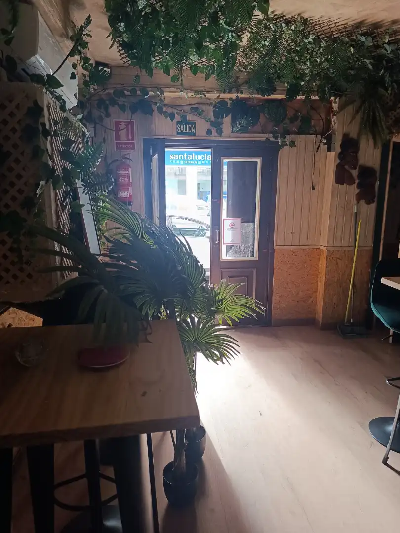 Local comercial de lloguer a Calle Azorín 4, imagen 5