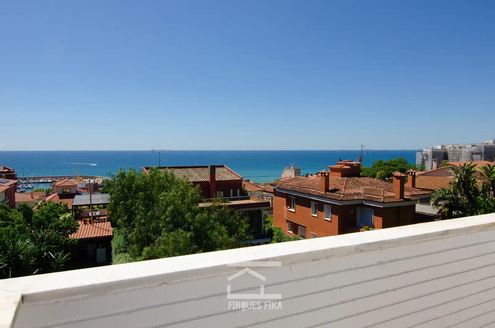 Vista exterior de Casa o chalet en venta en El Masnou con Calefacción, Jardín privado y Parquet