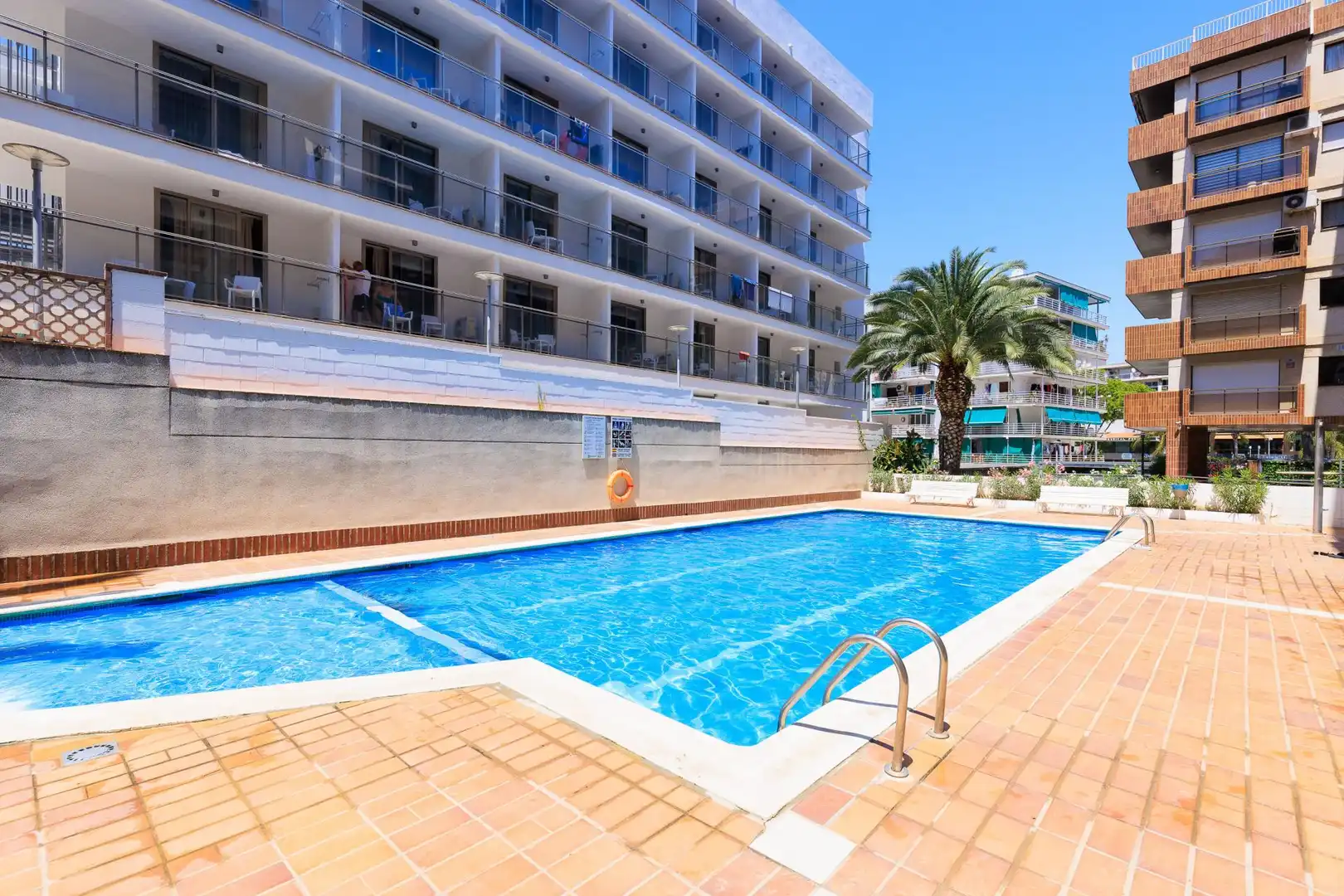 Piscina de Apartament en venda en Salou amb Jardí privat, Moblat i Forn