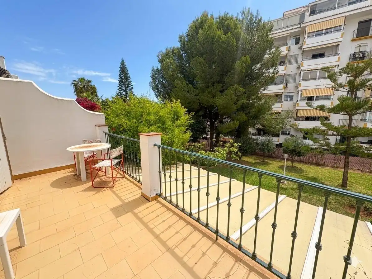 Terrassa de Casa adosada en venda en Fuengirola amb Aire condicionat, Jardí privat i Terrassa