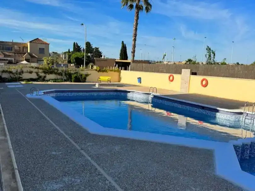 Piscina de Dúplex en venda en Torrevieja amb Aire condicionat, Piscina i Balcó