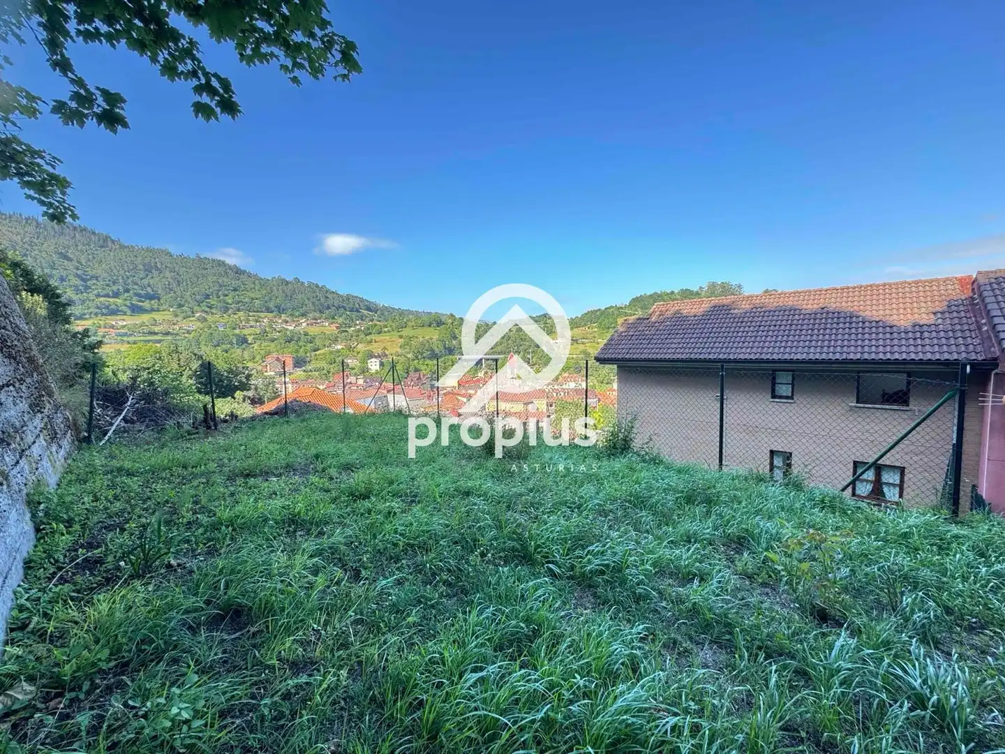 Casa adosada en venta en Piloña con Calefacción, Jardín privado y Parquet
