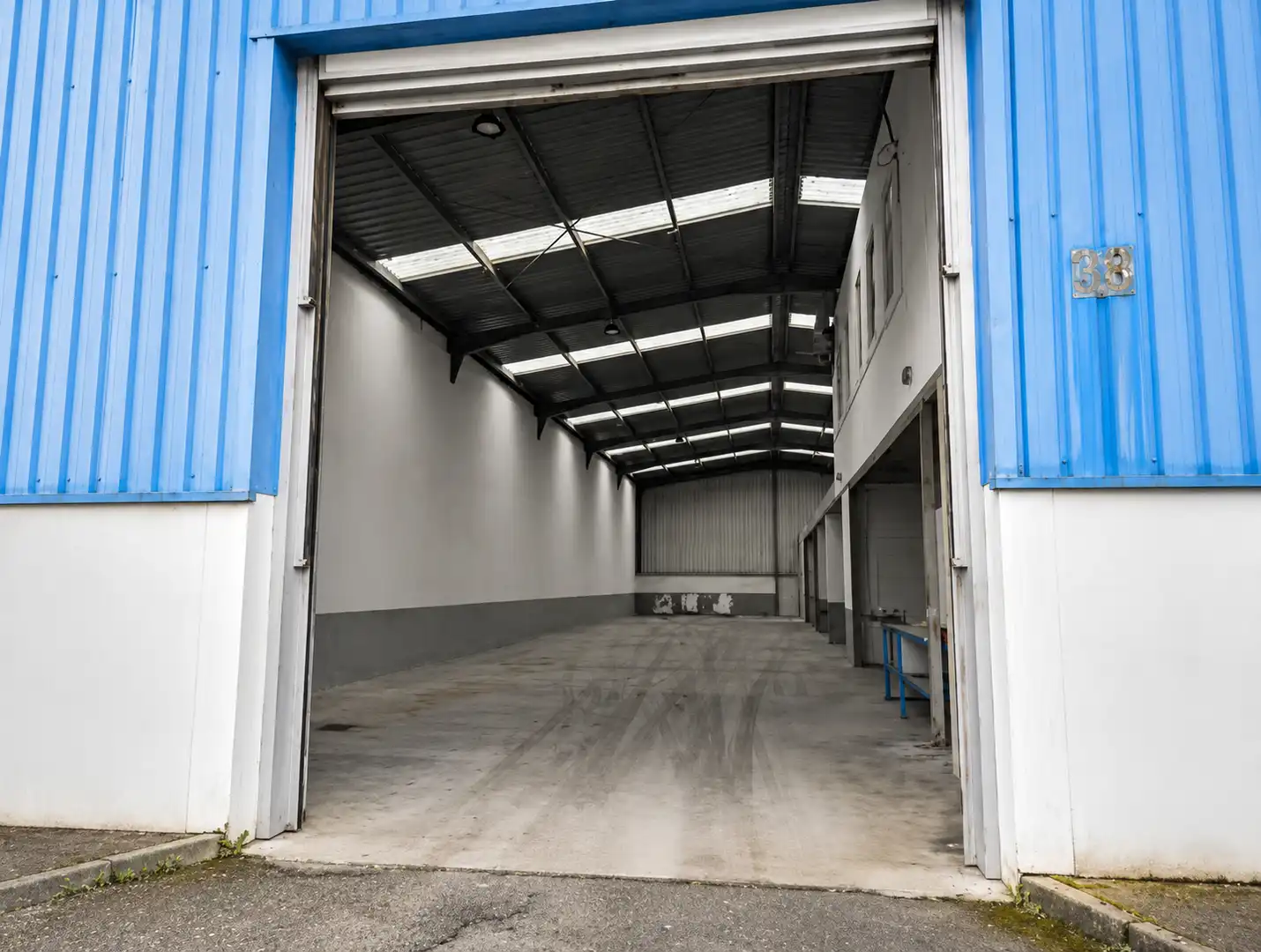 Nau industrial de lloguer en Santa Cruz de Bezana