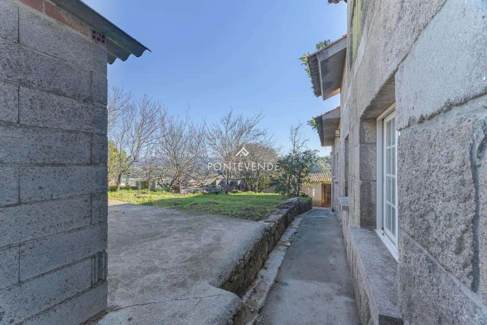 Exterior view of Houses for sale in Vilanova de Arousa  with Heating, Terrace and Swimming Pool