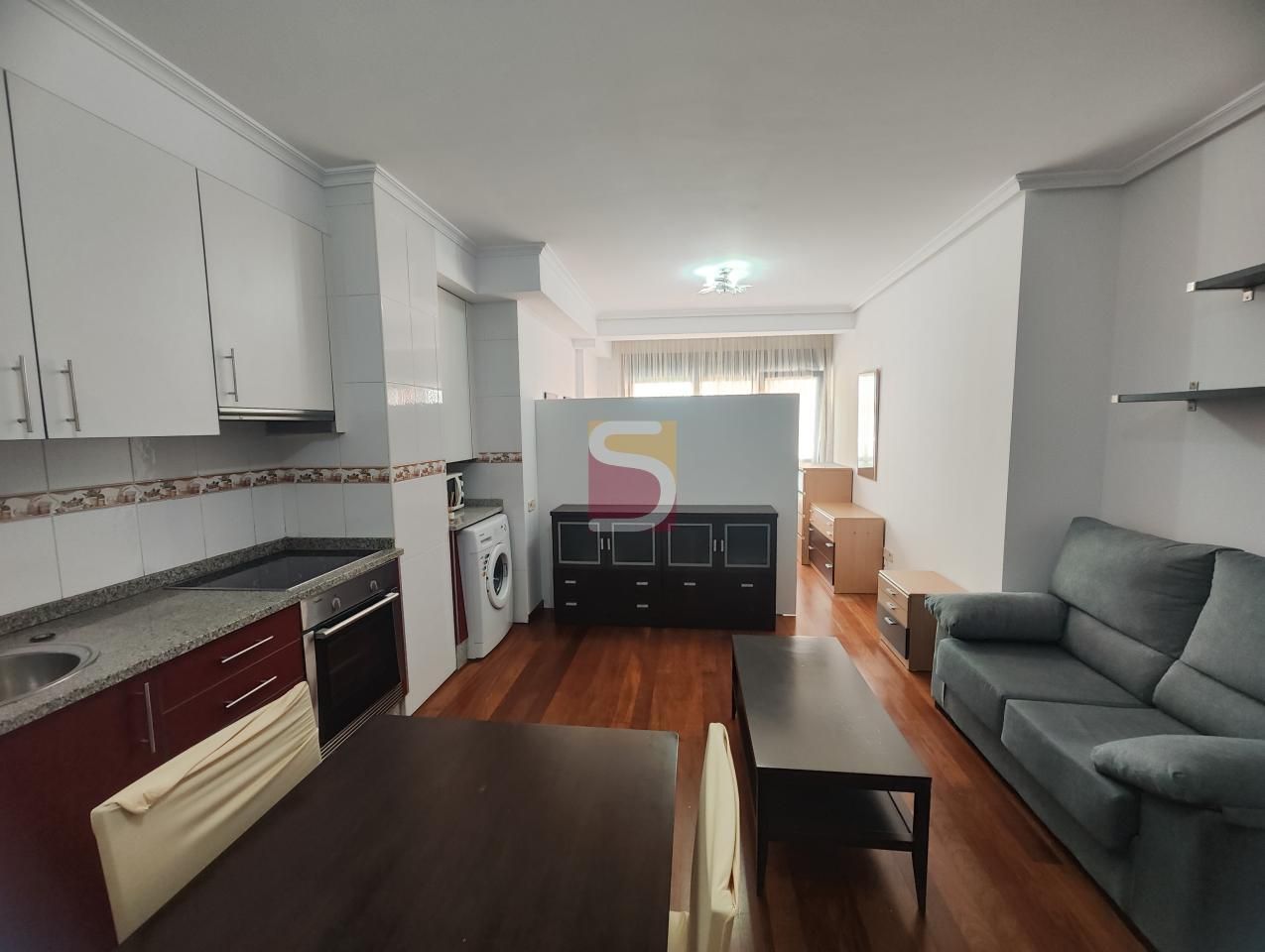 Living room of Study to rent in Vigo   with Heating, Parquet flooring and Furnished
