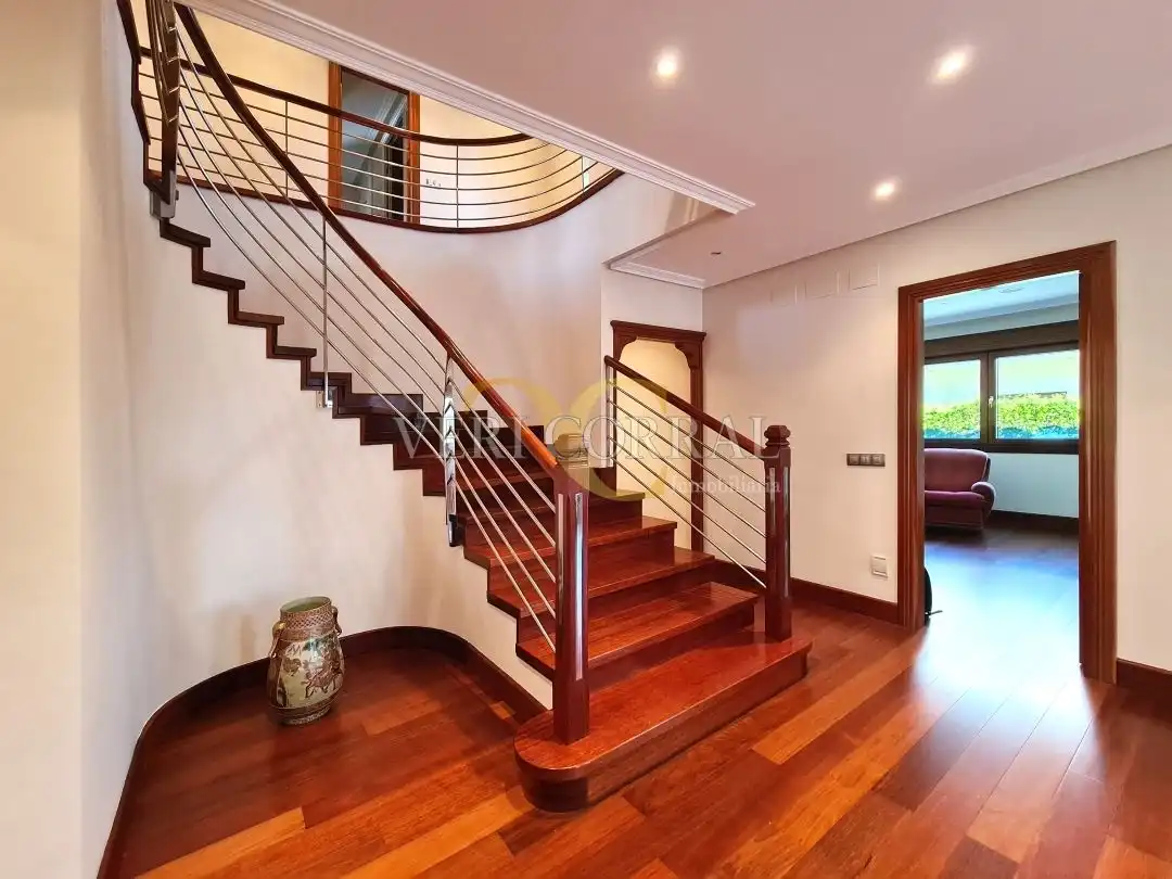 Casa o chalet en venta en Oviedo  con Calefacción, Jardín privado y Terraza