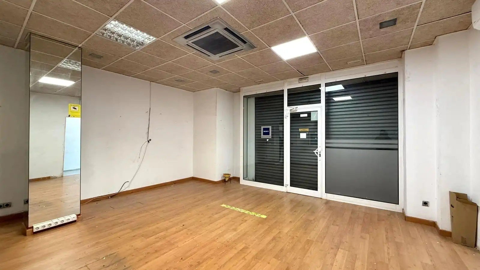 Local comercial de lloguer a Montigalà - Sant Crist, imagen 2