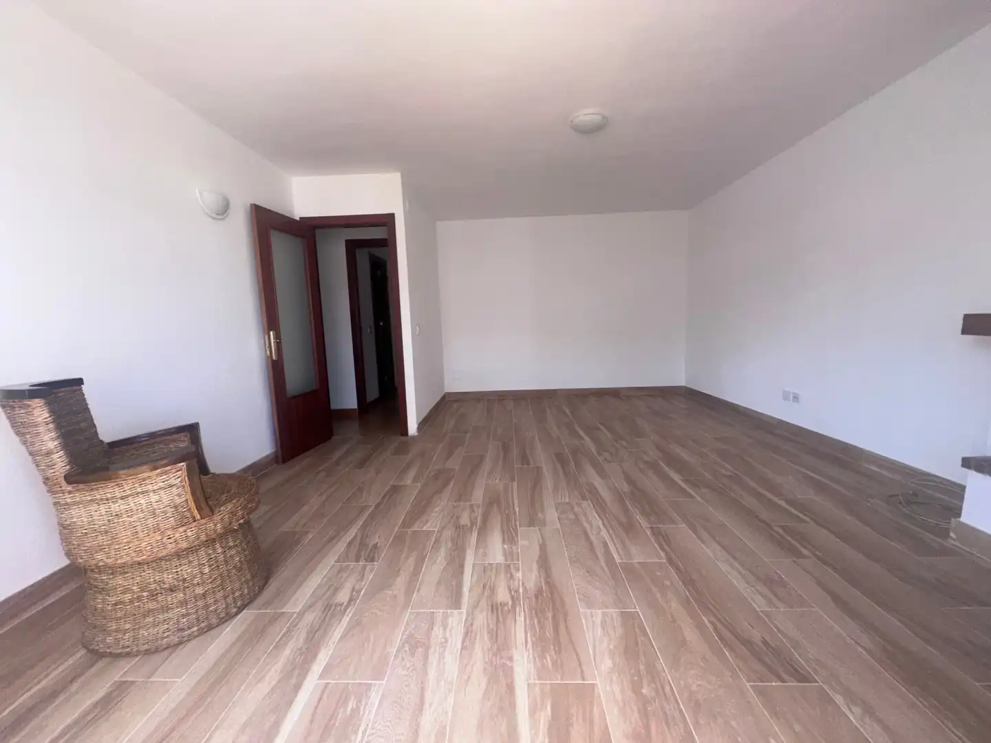 Sala de estar de Piso en venta en Vélez-Málaga con Aire acondicionado, Calefacción y Jardín privado