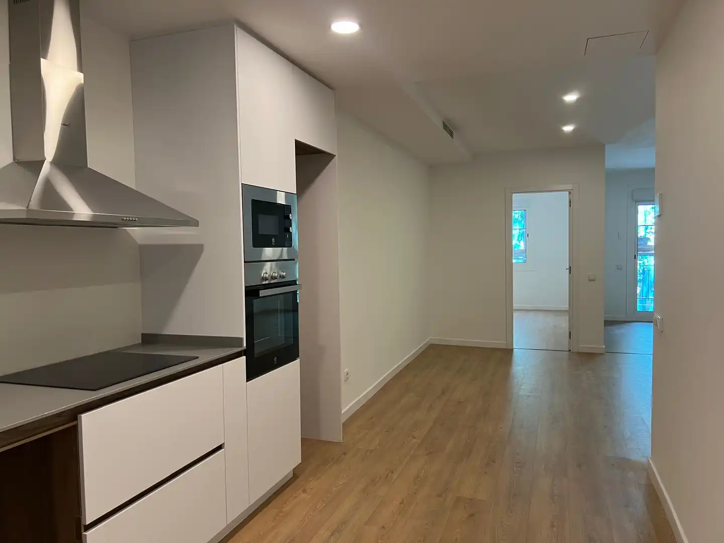Küche von Wohnung zum Verkauf in Barcelona mit Klimaanlage, Heizung und Parkett