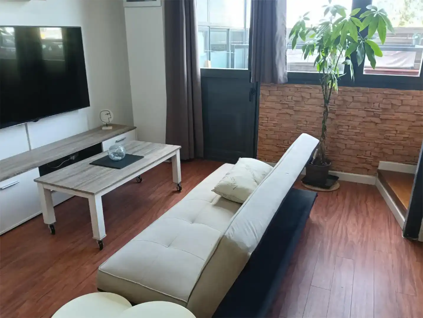 Sala d'estar de Loft per a compartir en Leganés amb Aire condicionat, Traster i Moblat
