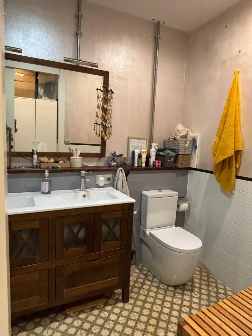 Baño de Piso en venta en Badalona con Calefacción y Balcón