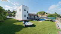 Jardí de Casa o xalet en venda en Valdemorillo amb Aire condicionat, Terrassa i Piscina