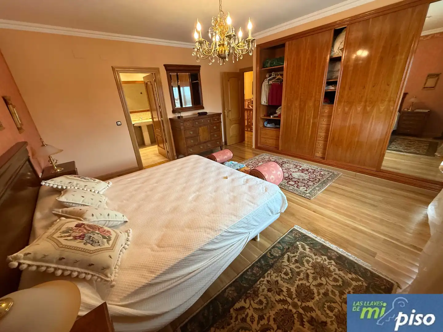 Dormitori de Casa o xalet en venda en Santovenia de Pisuerga amb Calefacció, Jardí privat i Parquet