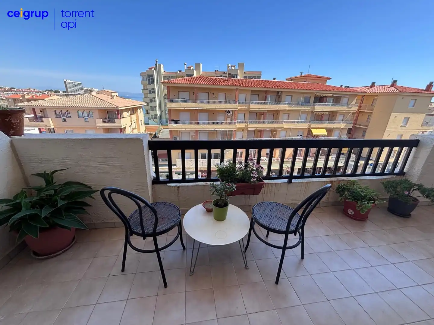 Terrasse von Dachboden zum Verkauf in L'Escala mit Klimaanlage und Terrasse