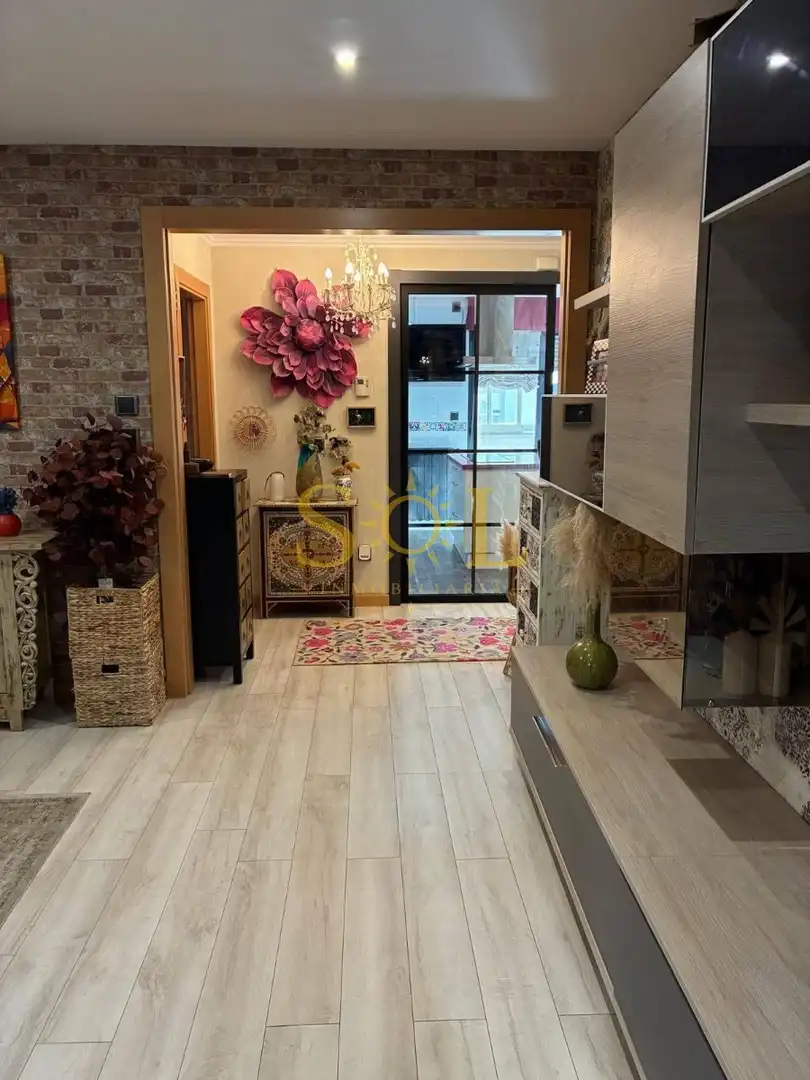 Piso con ascensor en venta en Calle Dos Hermanas