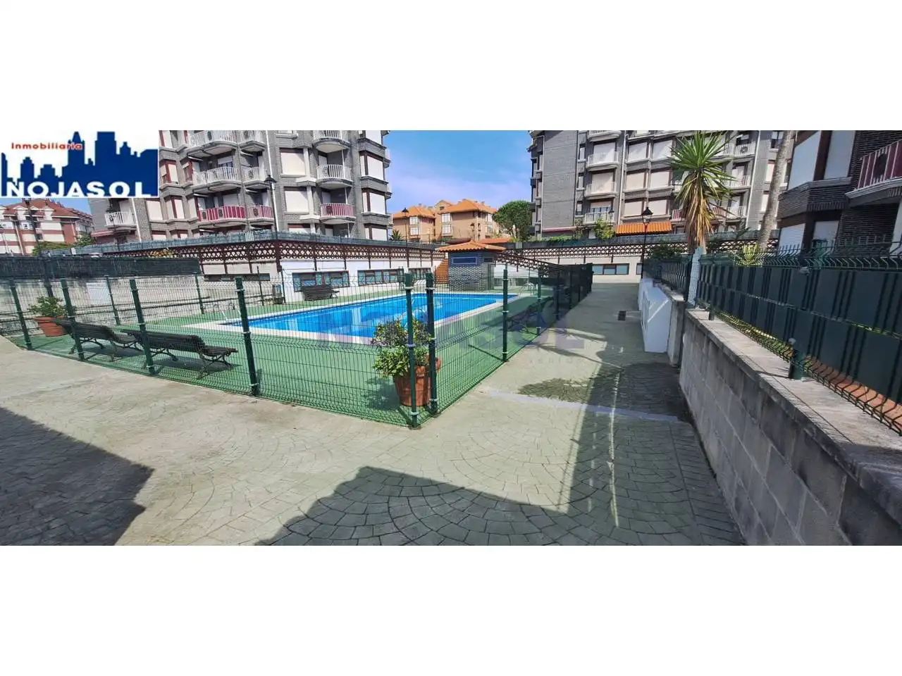Piscina de Apartamento de alquiler en Noja con Calefacción, Terraza y Amueblado