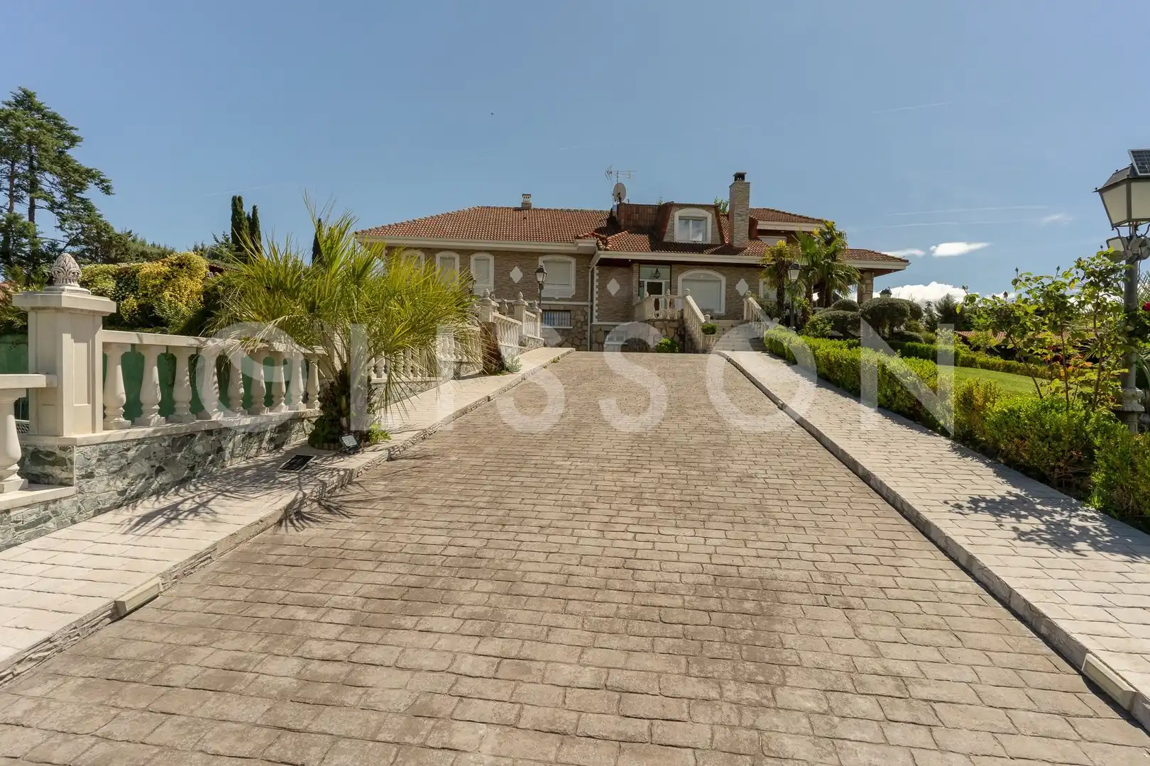Außenansicht von Haus oder Chalet zum Verkauf in Algete mit Klimaanlage, Privatgarten und Terrasse