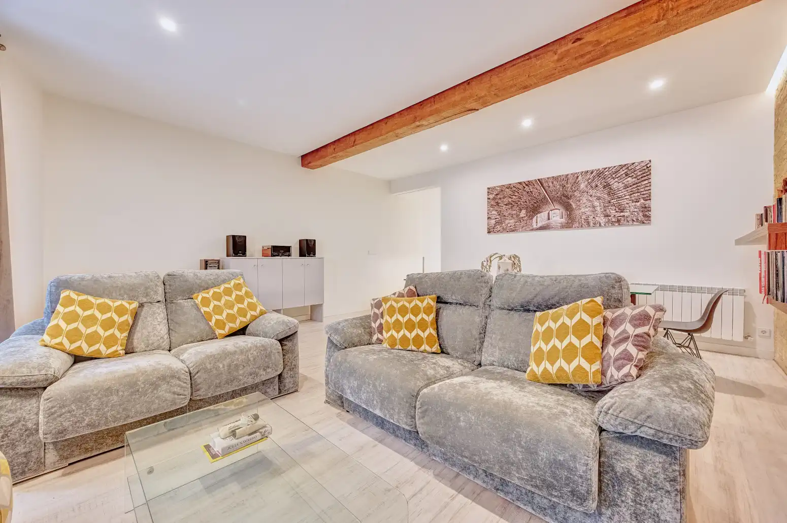 Sala de estar de Piso en venta en  Pamplona / Iruña con Calefacción, Parquet y Amueblado