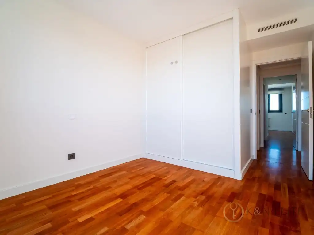 Flat with pool to rent in Calle Cesar Cort Boti, imagen 2