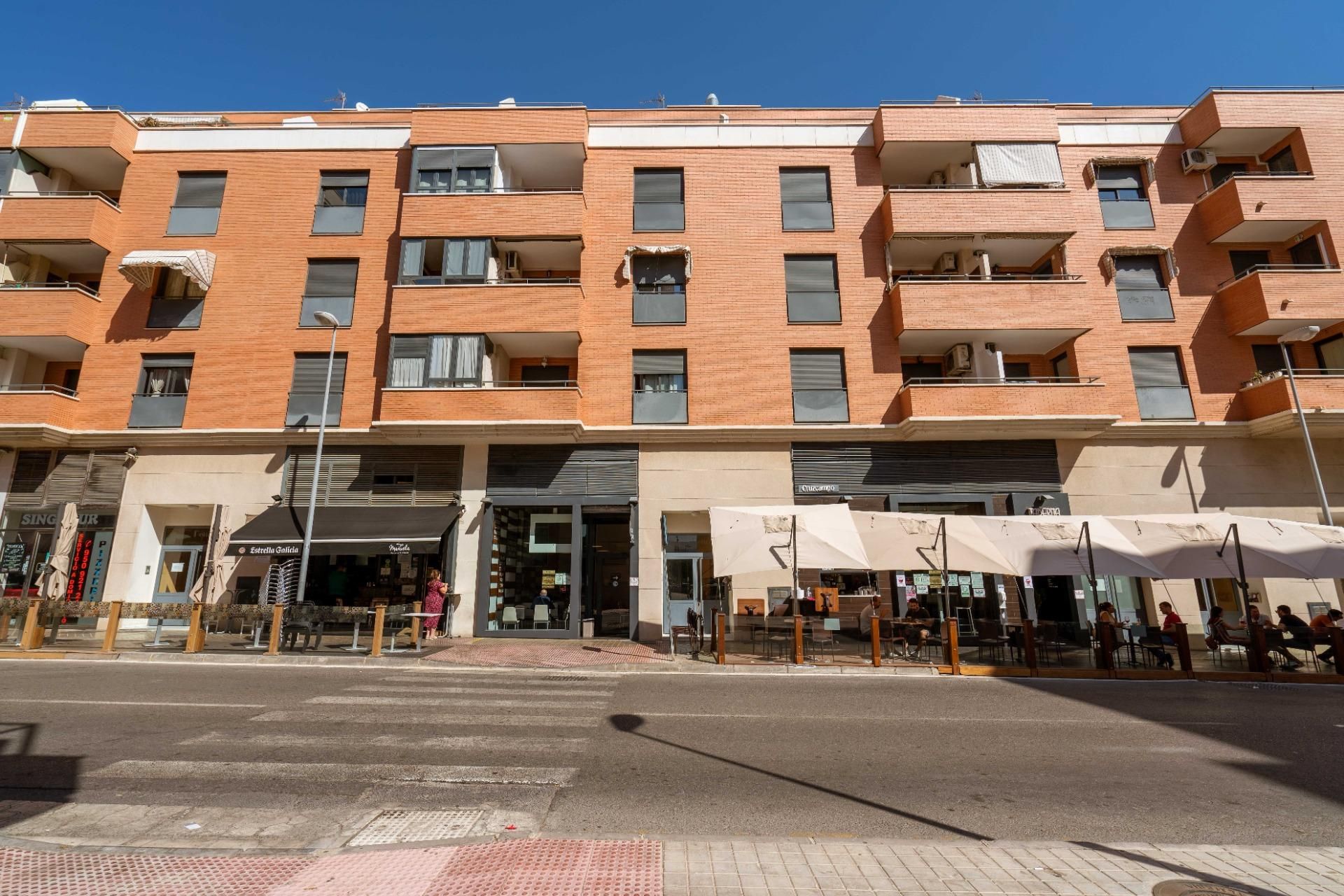 Vista exterior de Pis de lloguer en  Almería Capital amb Calefacció, Terrassa i Traster