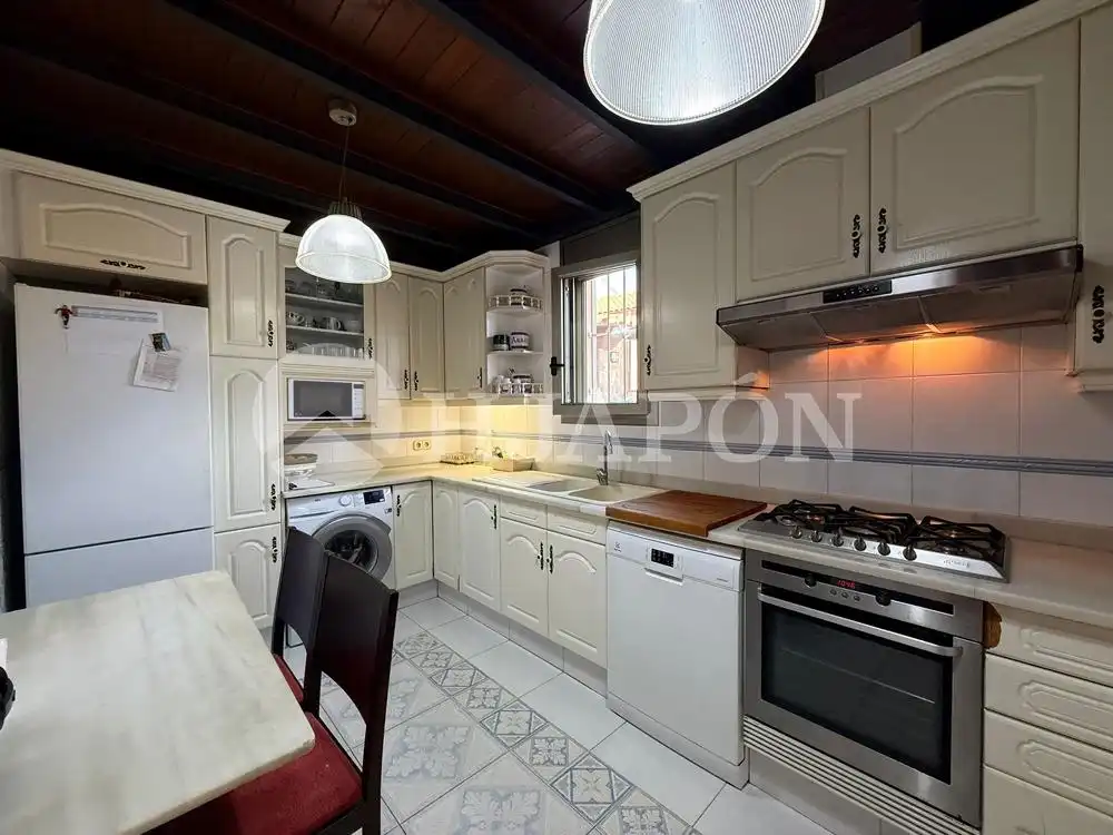 Cuina de Casa o xalet en venda en Teià amb Calefacció, Jardí privat i Terrassa