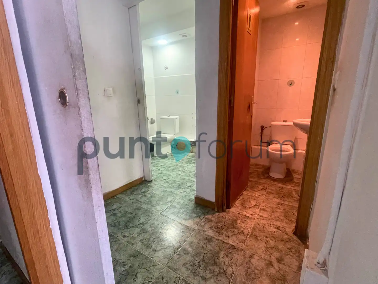 Bathroom of Commercial properties for rent in Barcelona