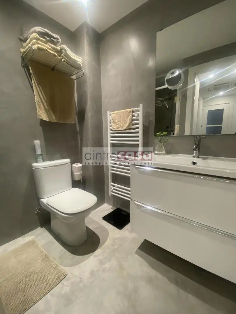 Badezimmer von Wohnung zum Verkauf in Tordera mit Klimaanlage, Heizung und Parkett