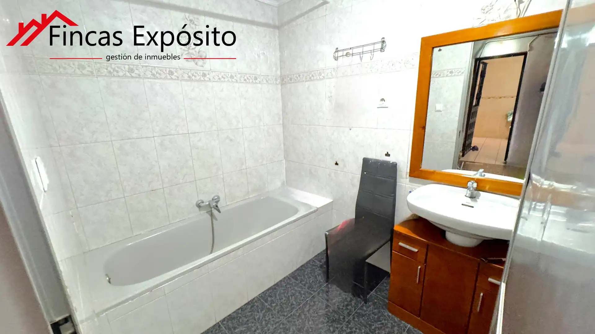 Bathroom of Houses for sale in Vélez-Málaga  with Air Conditioner and Balcony