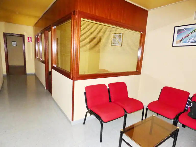 Oficina en venda en Loiu amb Moblat