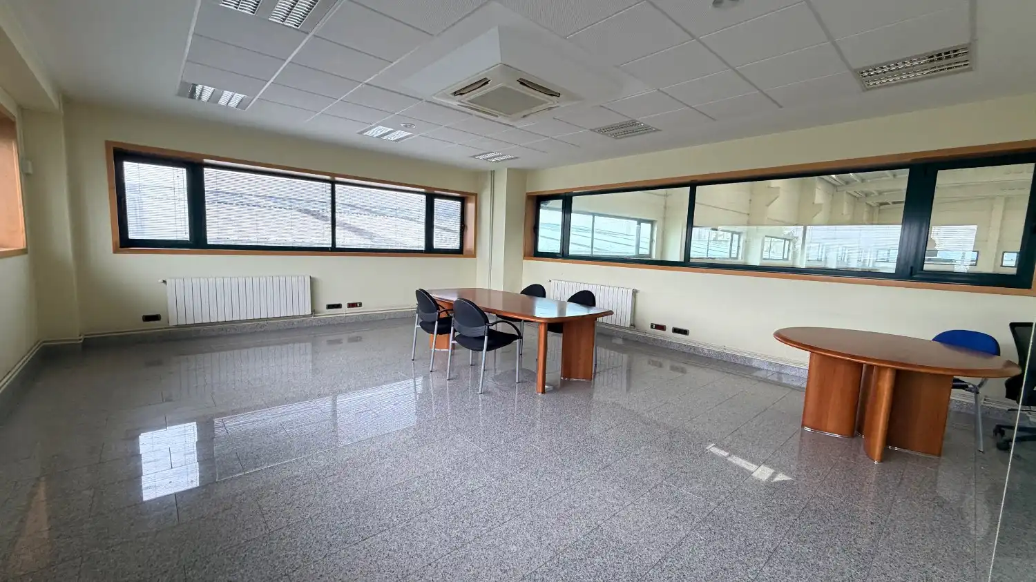 Office for rent in Narón  with Air Conditioner and Heating
