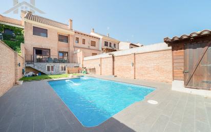 Swimming pool of House or chalet for sale in Navalcarnero  with Air Conditioner, Terrace and Swimming Pool