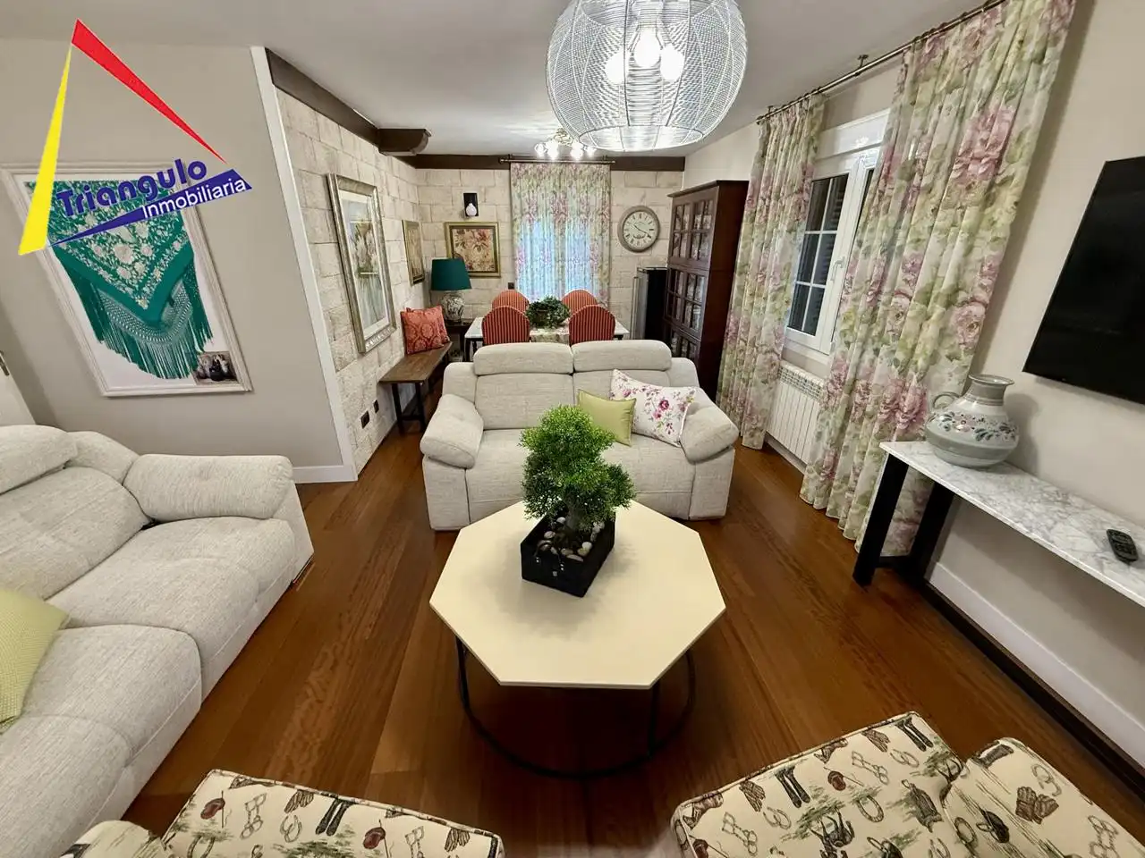 Sala de estar de Casa o chalet en venta en Otero de Herreros con Calefacción y Jardín privado