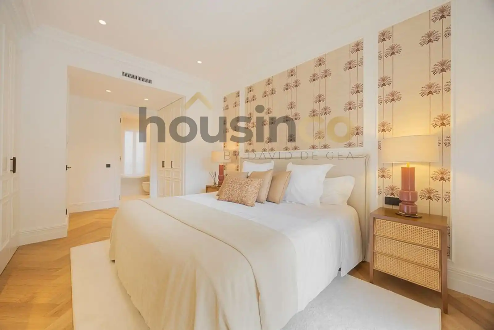 Bedroom of Flat for sale in Madrid  with Air Conditioner, Heating and Parquet flooring