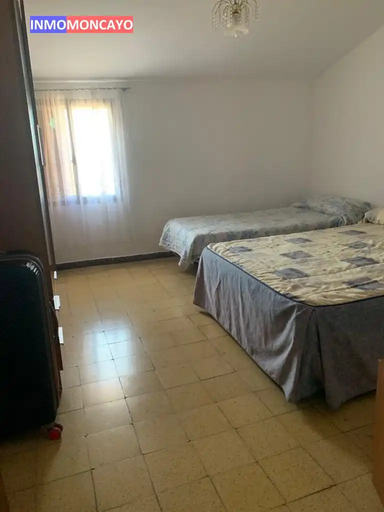 Dormitori de Casa o xalet en venda en Malón amb Terrassa i Moblat